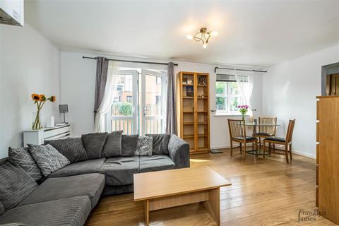 2 bedroom flat for sale, Caravel Close, Isle of Dogs, E14