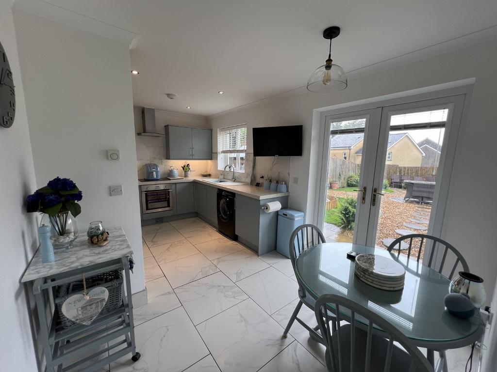 Modern Kitchen/Dining Room