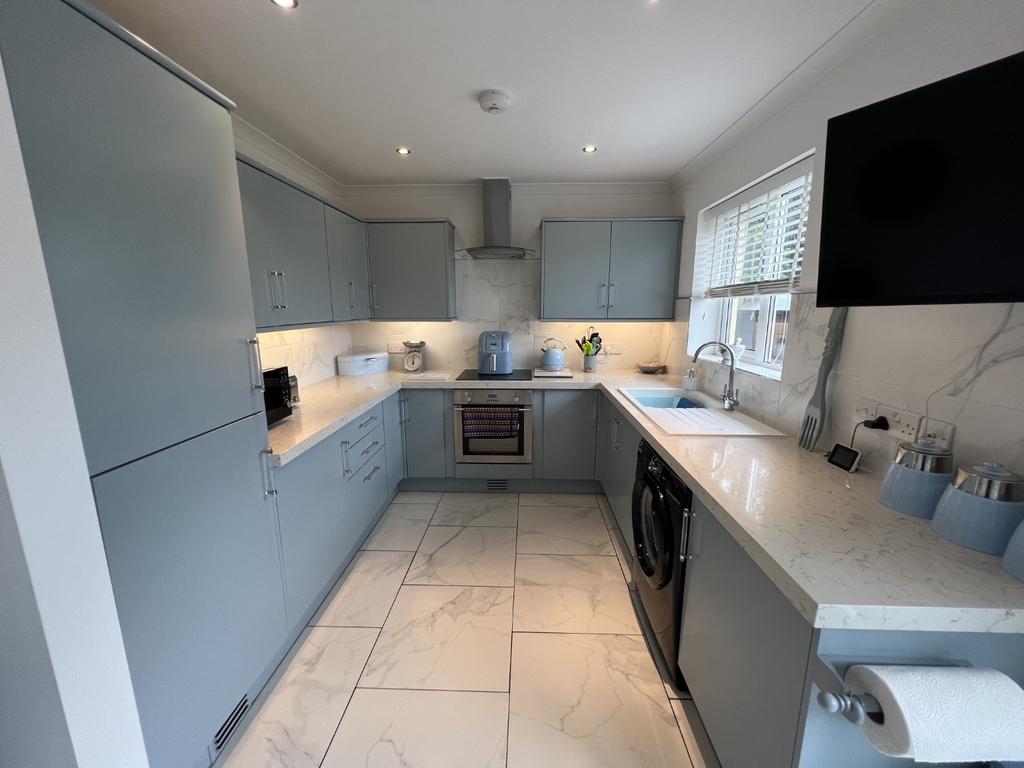 Modern Kitchen/Dining Room