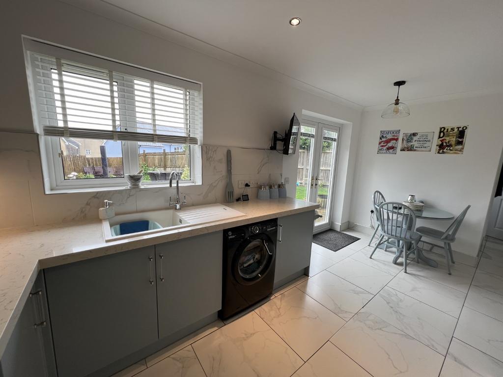 Modern Kitchen/Dining Room