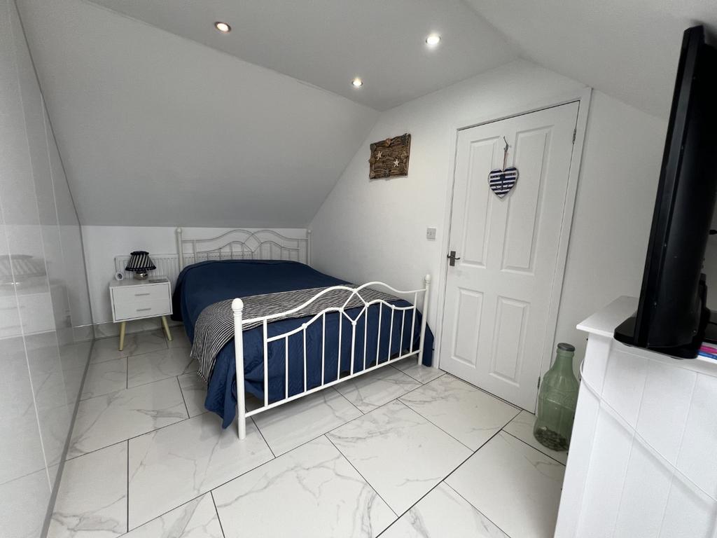 Double Bedroom 4