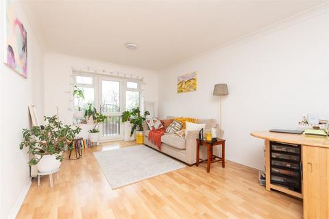 1 bedroom flat for sale, London Road, Greenhithe, Kent