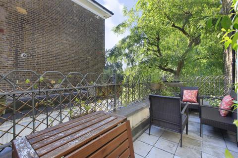 2 bedroom flat for sale, North Side Wandsworth Common, Battersea, London