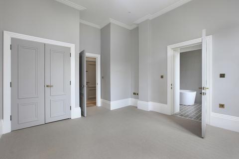 2 bedroom flat for sale, Book House, 45 East Hill, London