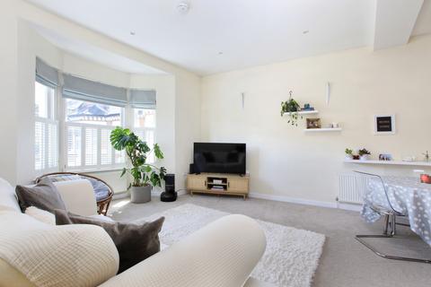 2 bedroom flat for sale, Knoll Road, Wandsworth, London