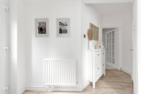 47a Windsor Drive, Orpington, BR6 6EZ