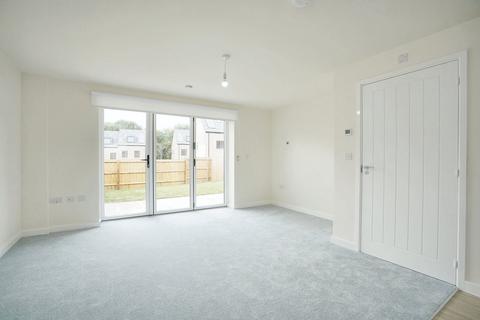 3 bedroom terraced house to rent, Lincoln Drive, Gedling, Nottingham, Nottinghamshire, NG4