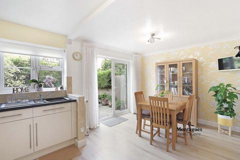 1 Slade End, Theydon Bois, Epping, CM16 7EP