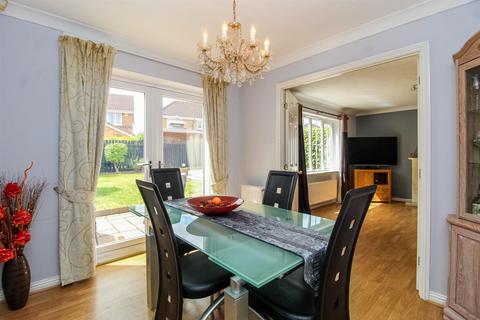 4 bedroom detached house for sale, Hatfield View, Wakefield WF1