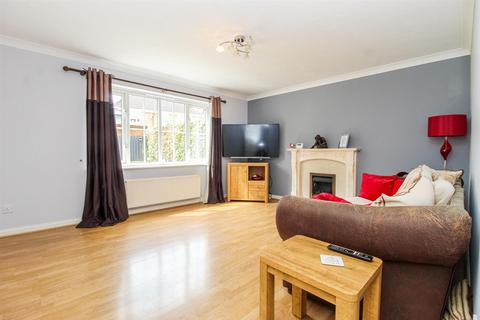 4 bedroom detached house for sale, Hatfield View, Wakefield WF1