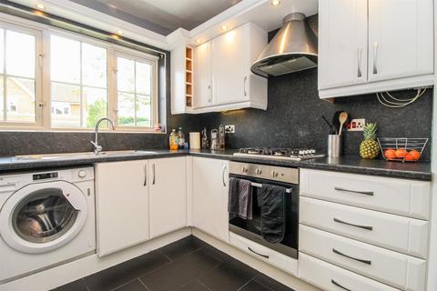 17 Hatfield View, Wakefield, WF1 3SN