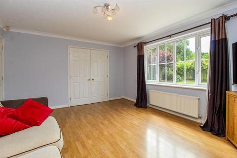 17 Hatfield View, Wakefield, WF1 3SN