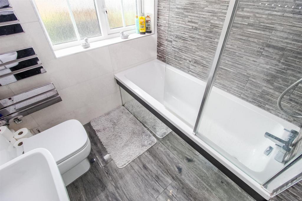 Bathroom/w.c.