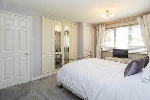 17 Hatfield View, Wakefield, WF1 3SN