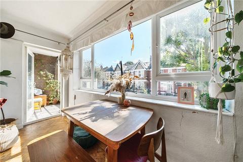 2 bedroom apartment for sale, Rosebery Gardens, London