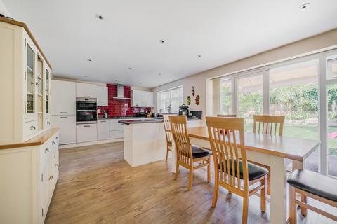 5 bedroom detached house for sale, Tillers Close, Shefford, SG17