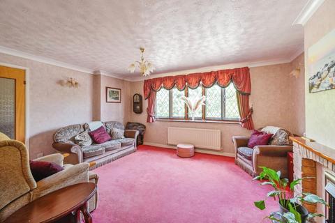 5 bedroom detached bungalow for sale, Mawgan Drive, Lichfield