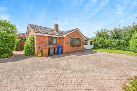 5 bedroom detached bungalow for sale, Mawgan Drive, Lichfield