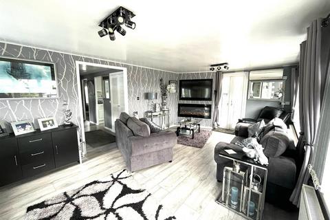 1 bedroom property for sale, Lower Lodge, Rugeley Road, Armitage, Rugeley