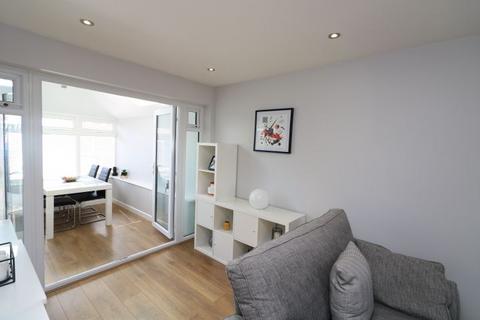 2 bedroom terraced house to rent, Gladstone Drive, Sittingbourne
