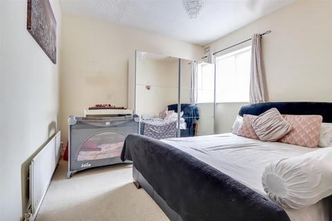 2 bedroom flat for sale, Anerley Road, Westcliff-on-Sea SS0