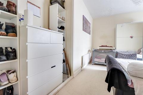 2 bedroom flat for sale, Anerley Road, Westcliff-on-Sea SS0