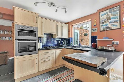 20 Bishopstone Close, Matchborough, Redditch, B98 0AT