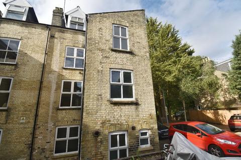 8 bedroom end of terrace house for sale, Carlyle Road, Cambridge