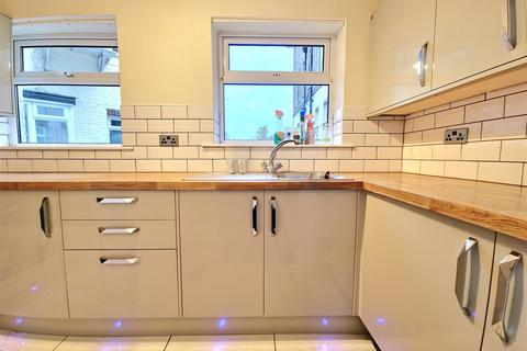 2 bedroom ground floor flat to rent, Leicester Avenue, Cliftonville, Margate