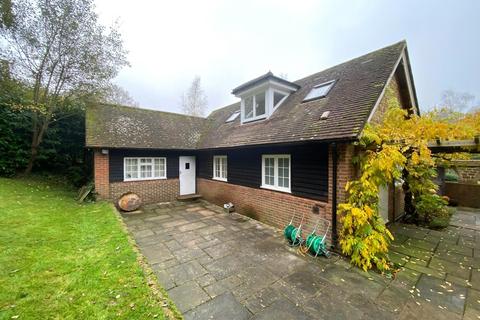 1 bedroom detached house to rent, Grayswood, Haslemere, Surrey, GU27