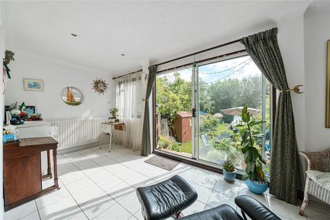 2 bedroom semi-detached house for sale, Hythe End Road, Staines-upon-Thames TW19