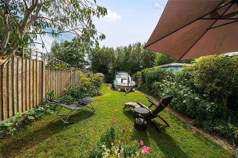 2 bedroom semi-detached house for sale, Hythe End Road, Staines-upon-Thames TW19