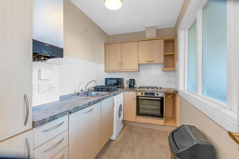 3 bedroom flat to rent, East Fountainbridge, Fountainbridge, Edinburgh, EH3