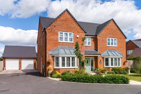5 bedroom detached house for sale, Villard Close, Coombe Hill, Gloucester, GL19