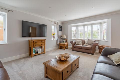 5 bedroom detached house for sale, Villard Close, Coombe Hill, Gloucester, GL19