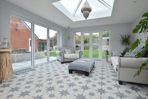 5 bedroom detached house for sale, Villard Close, Coombe Hill, Gloucester, GL19