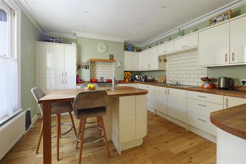 4 bedroom end of terrace house for sale, Arran House, 203 The Street, Boughton-under-Blean