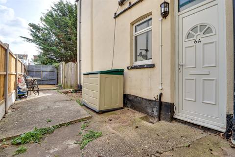 1 bedroom flat for sale, Christchurch Road, Southend-On-Sea SS2