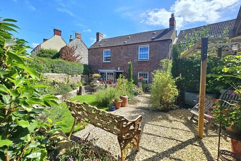 1 Coombe Road, Wotton-under-edge, GL12 7LU