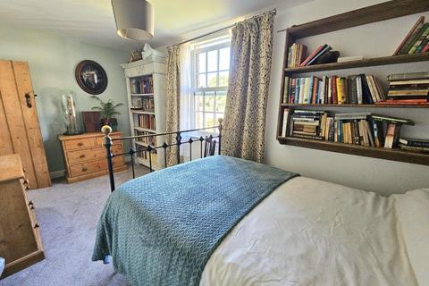 1 Coombe Road, Wotton-under-edge, GL12 7LU
