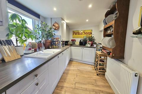 1 Coombe Road, Wotton-under-edge, GL12 7LU