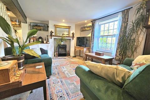 1 Coombe Road, Wotton-under-edge, GL12 7LU