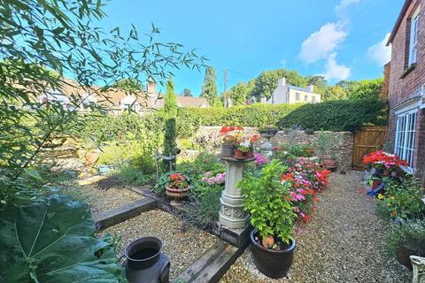 1 Coombe Road, Wotton-under-edge, GL12 7LU
