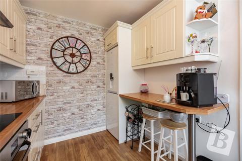 11 Calmore Close, Hornchurch, RM12 6SN