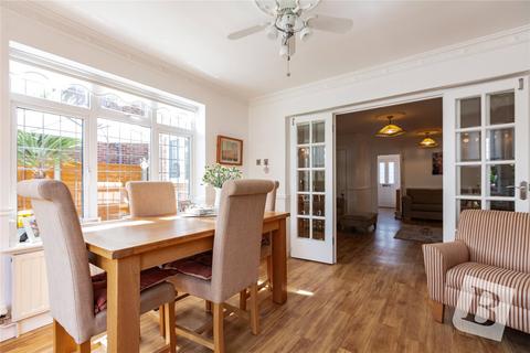 11 Calmore Close, Hornchurch, RM12 6SN