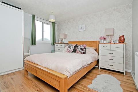 5 Broad Walk, Helston, TR13 0DJ