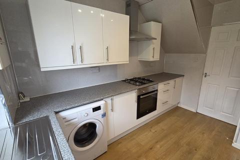 2 bedroom flat to rent, Slaemuir Avenue, Top, Port Glasgow, PA14