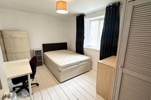 8 Downend Road, Fishponds, Bristol, BS16 5AP