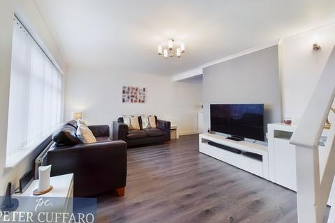 73 Beechfield, Hoddesdon, EN11 9QG