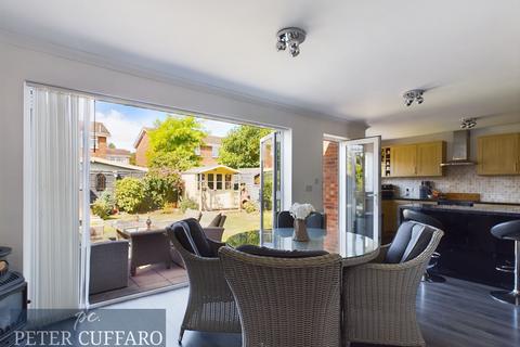 73 Beechfield, Hoddesdon, EN11 9QG